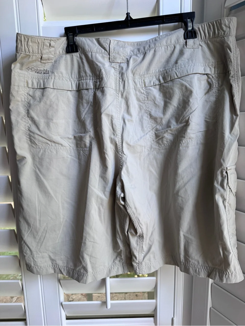 Columbia Field Gear lightweight cargo shorts. XL